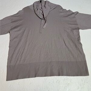 Torrid Women’s Light Gray Soft Sweater Size 2 Cowl Neck 3/4 Sleeves Viscose